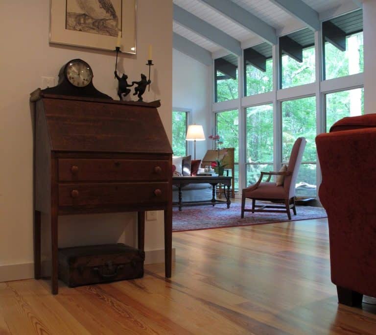 Antique Longleaf Heartpine – Perfect for Modern Home and Office Spaces